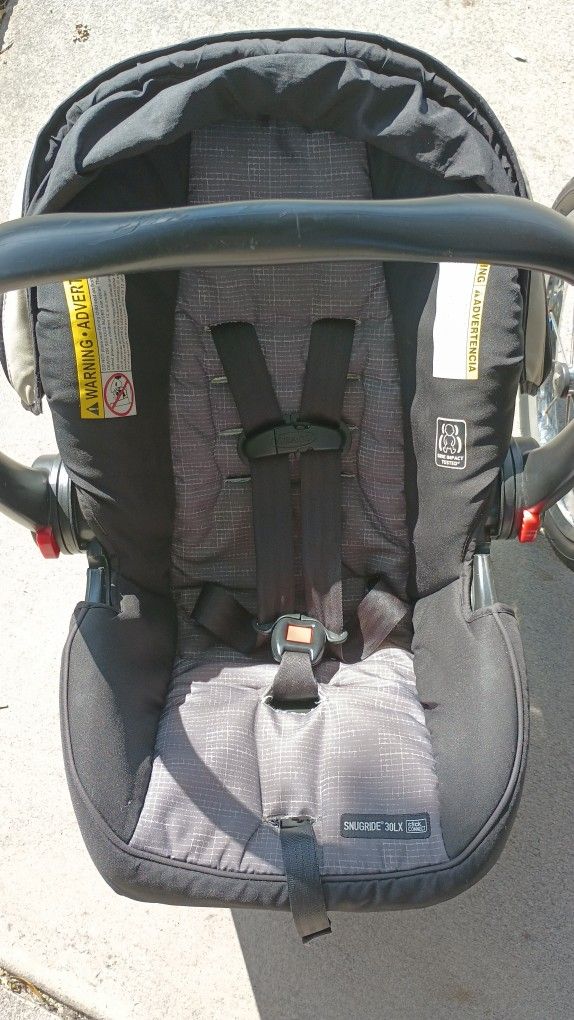 Graco Car Seat Carrier