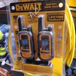 DeWalt Heavy-Duty Walkie-Talkie 1W