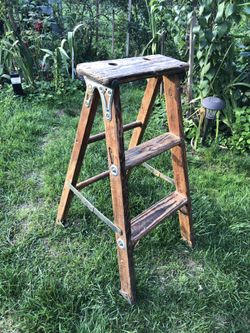 3’ Wood Step Letter