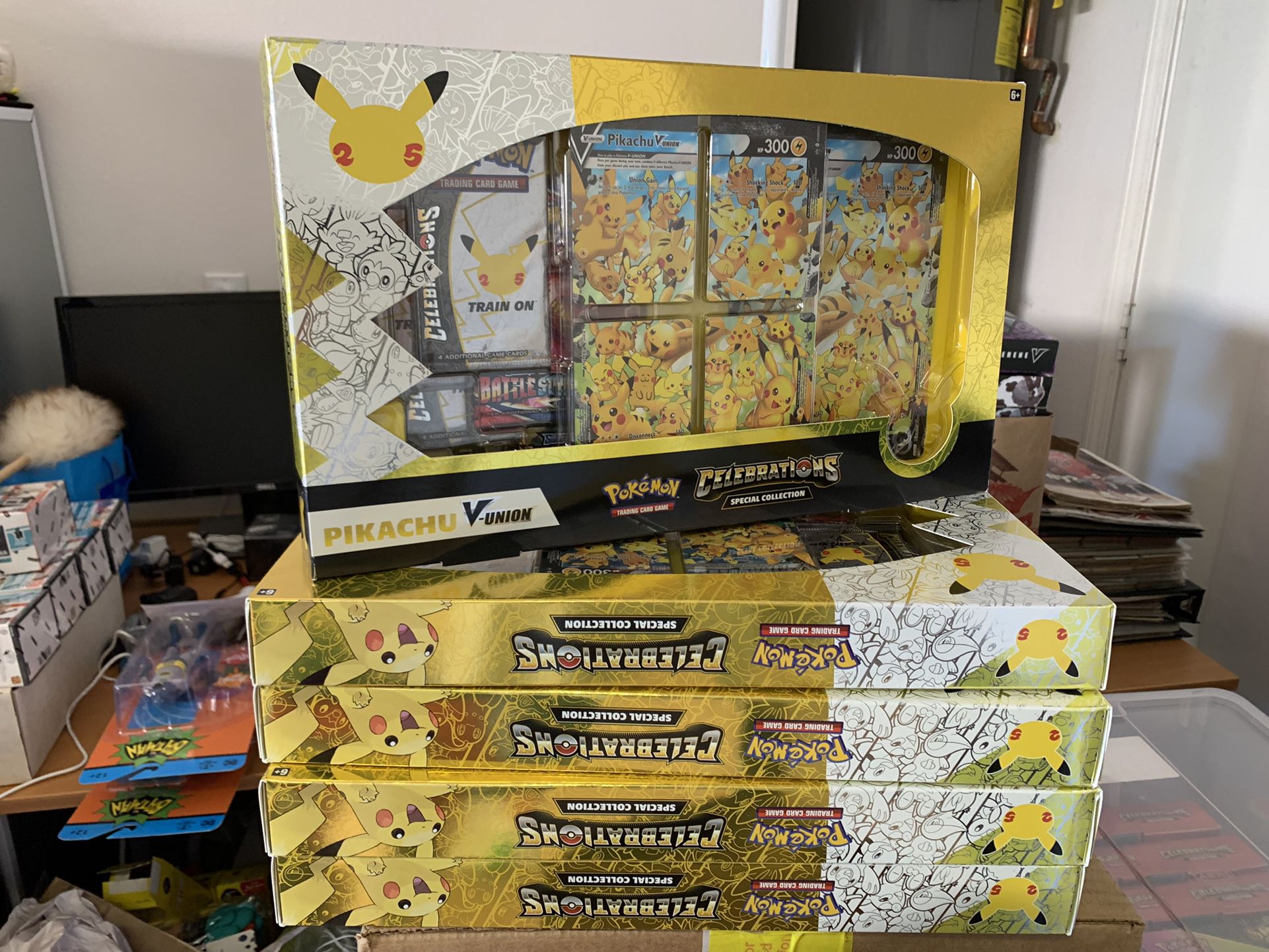 NEW Pokemon Celebrations 25th Anniversary Pikachu V-Union Box -5 Boxes 