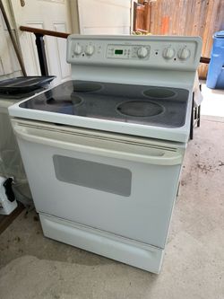 GE electric stove & microwave