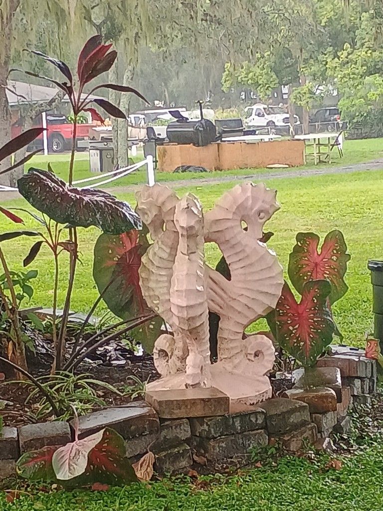Triple Seahorse Statue Lawn Art