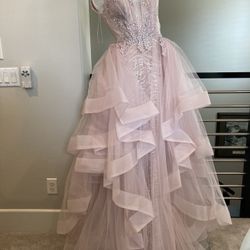 Dress / Gown 