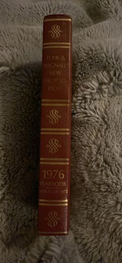 1976 Funk & Wagnalls New Encyclopedia Yearbook
