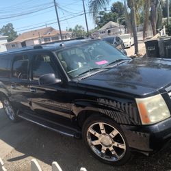 Cadillac Escalade Parting Out Transmission & Front End