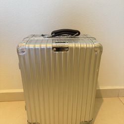 Rimowa Carry On 
