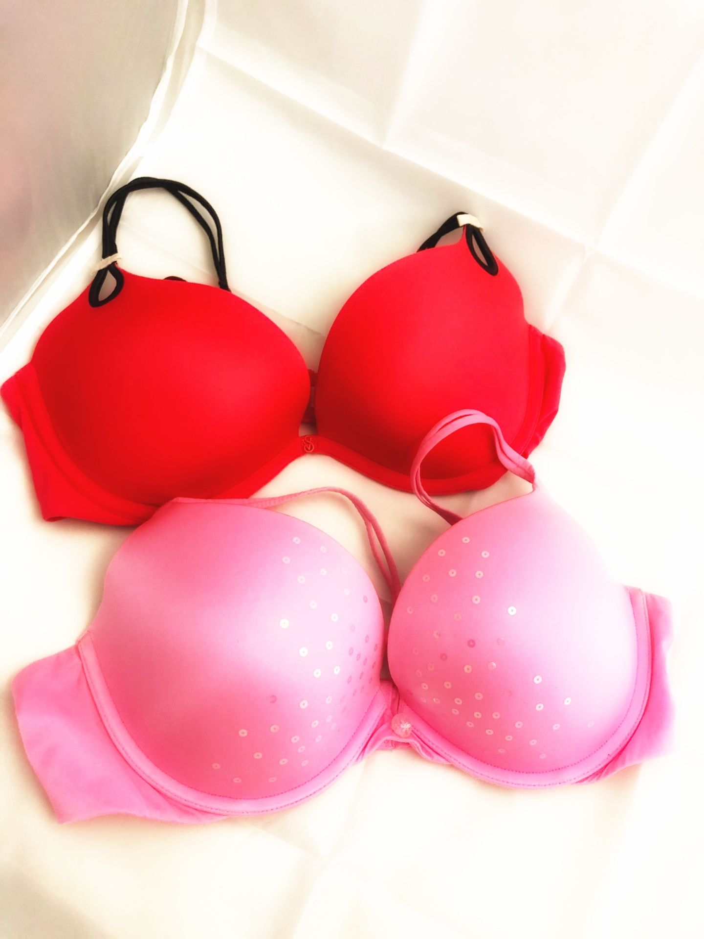 Victoria’s Secret bras 36C