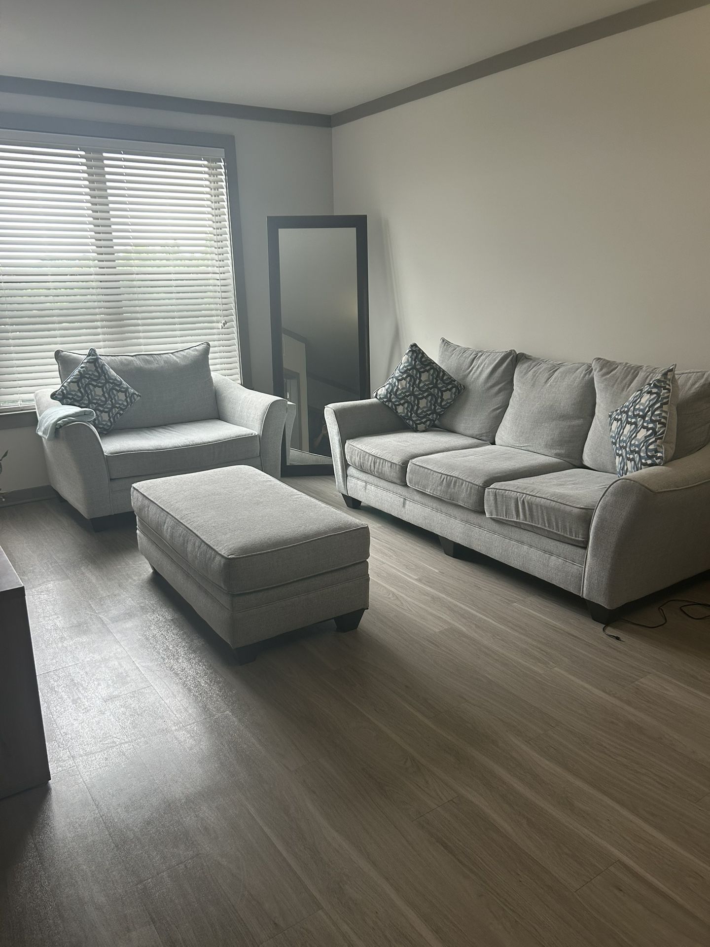 Living Room Set With Mirror