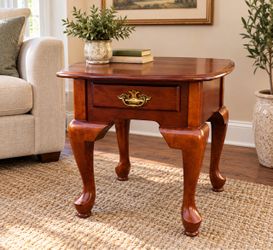 Beautiful Traditional Cherry Wood End Table with Drawer – Queen Anne Style