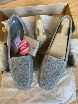 NEW - Skechers Cleo “Stretch Fit” Recycled Vegan w/Rhinestones Loafer - NEW IN BOX - Gray, Size 7