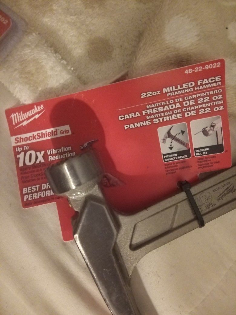 Milwaukee hammer