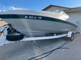 1990 Chris Craft Cuddy