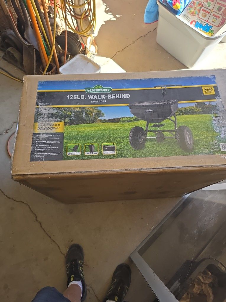 Walk Behind Spreader, 125lb Capacity