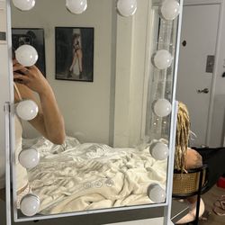 Fenchilin Vanity Makeup Mirror with Lights Metal Tabletop White 14.5" x 18.5"