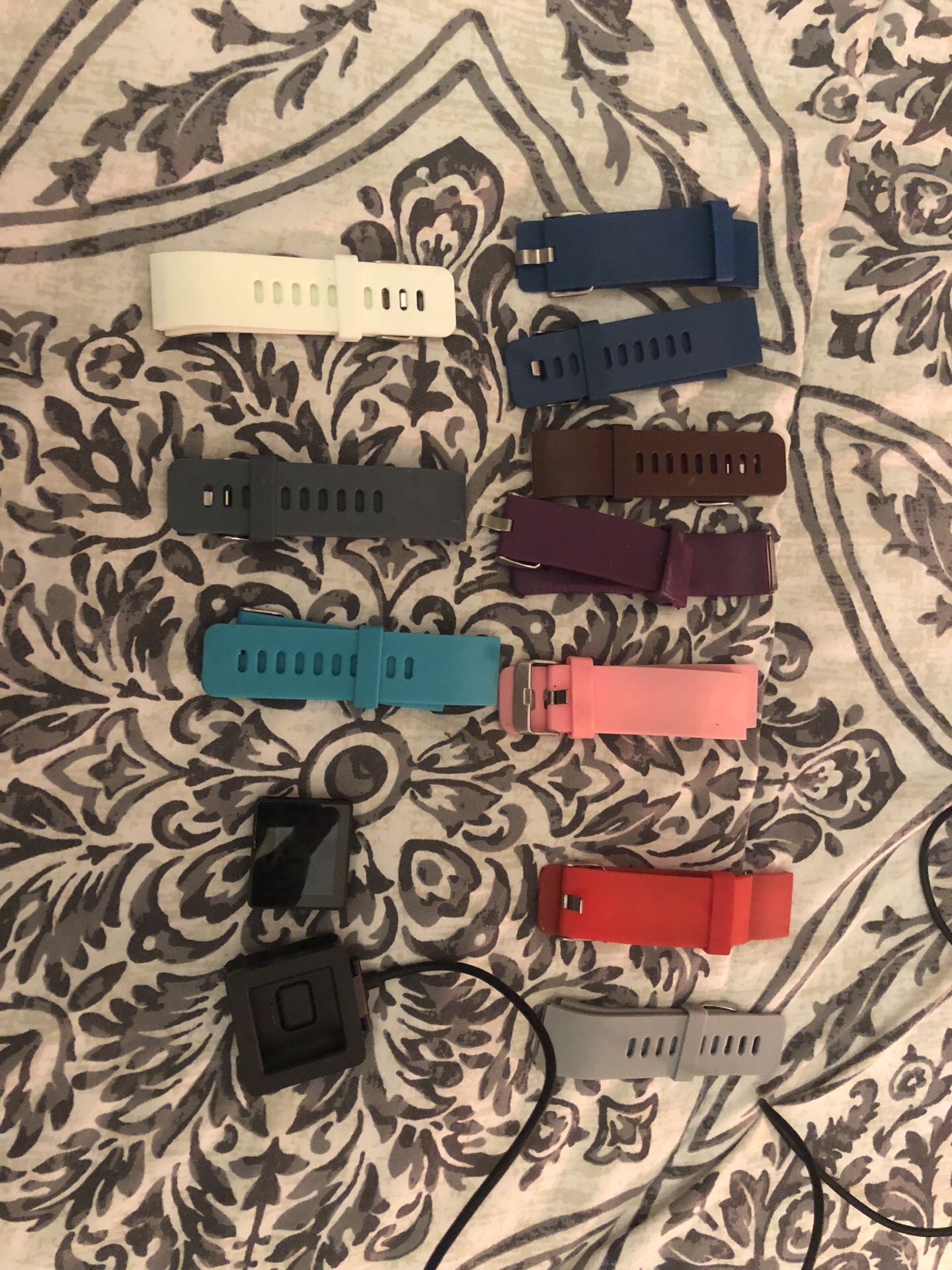 FitBit Blaze W/Charger and 10 assorted Bands