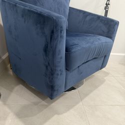 Swivel Barrel Chair 