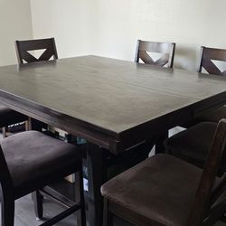 Expandable Wood Dining Table w/ 7 Chairs – 4x5 to 5x5 – Pickup in San Diego