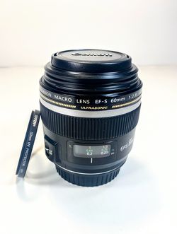 Canon EF-S 60mm f/2.8 USM Macro Lens – Mint Condition w/ Tiffen UV Filter & Caps