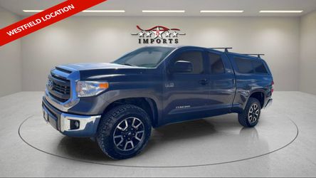 2015 Toyota Tundra 4WD Truck