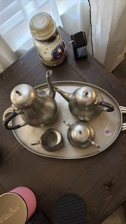 Tea set and tray decor