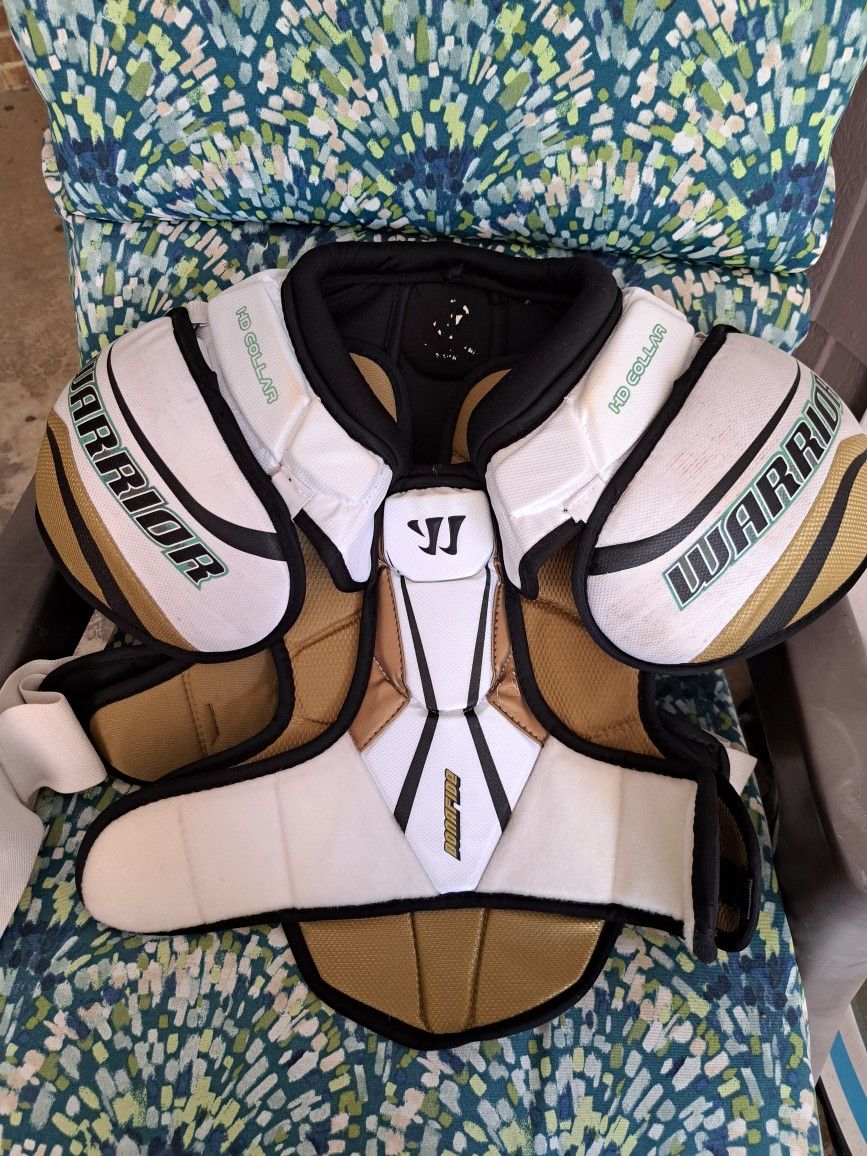 Warrior hockey bonifide shoulder pads
Jr/Sr in really great condition