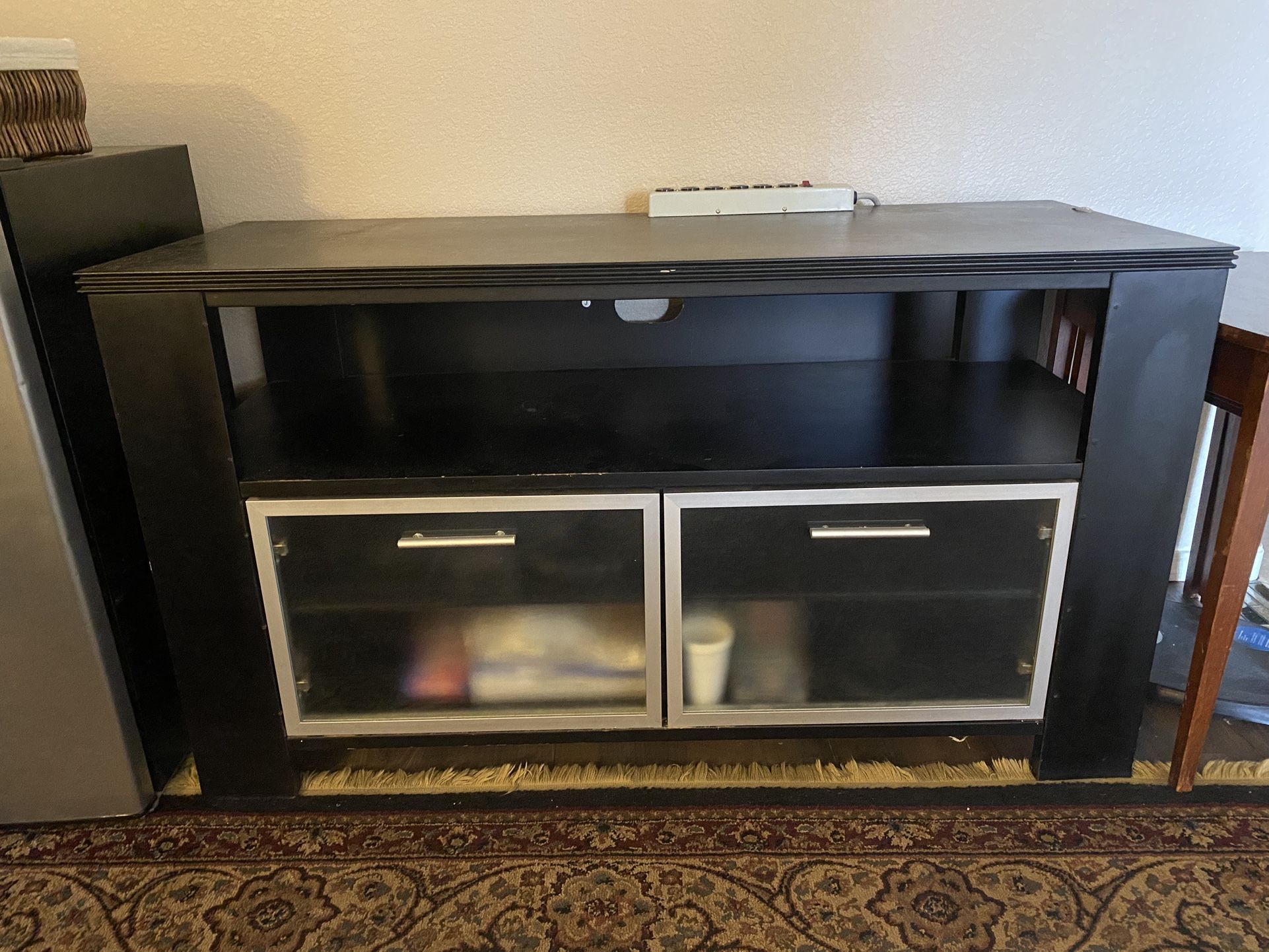 Entertainment center