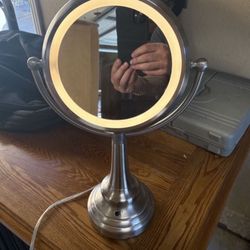 Lighted Makeup Mirror 