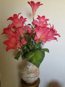 New artificial floral arrangement