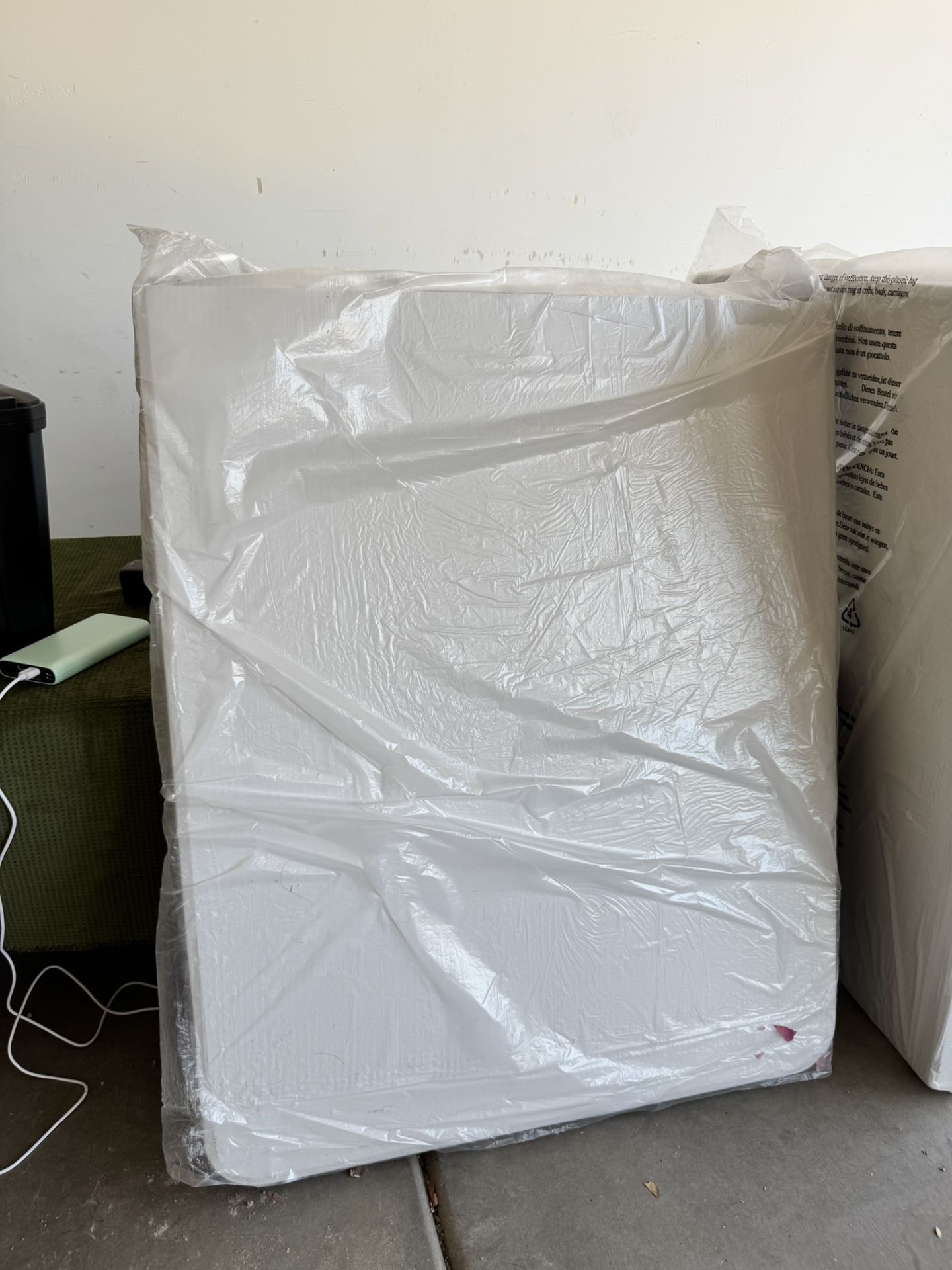 Sturdy 6 Foot Folding Table