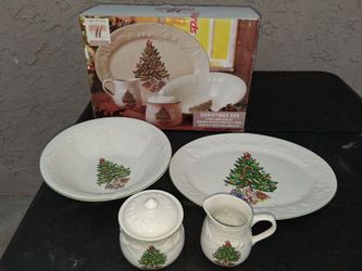 Set Dish Nativity/ Juego de traste Navidad!