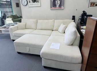 New Sectional Couch with USB and Storage Ottoman! Free Delivery 🚚!