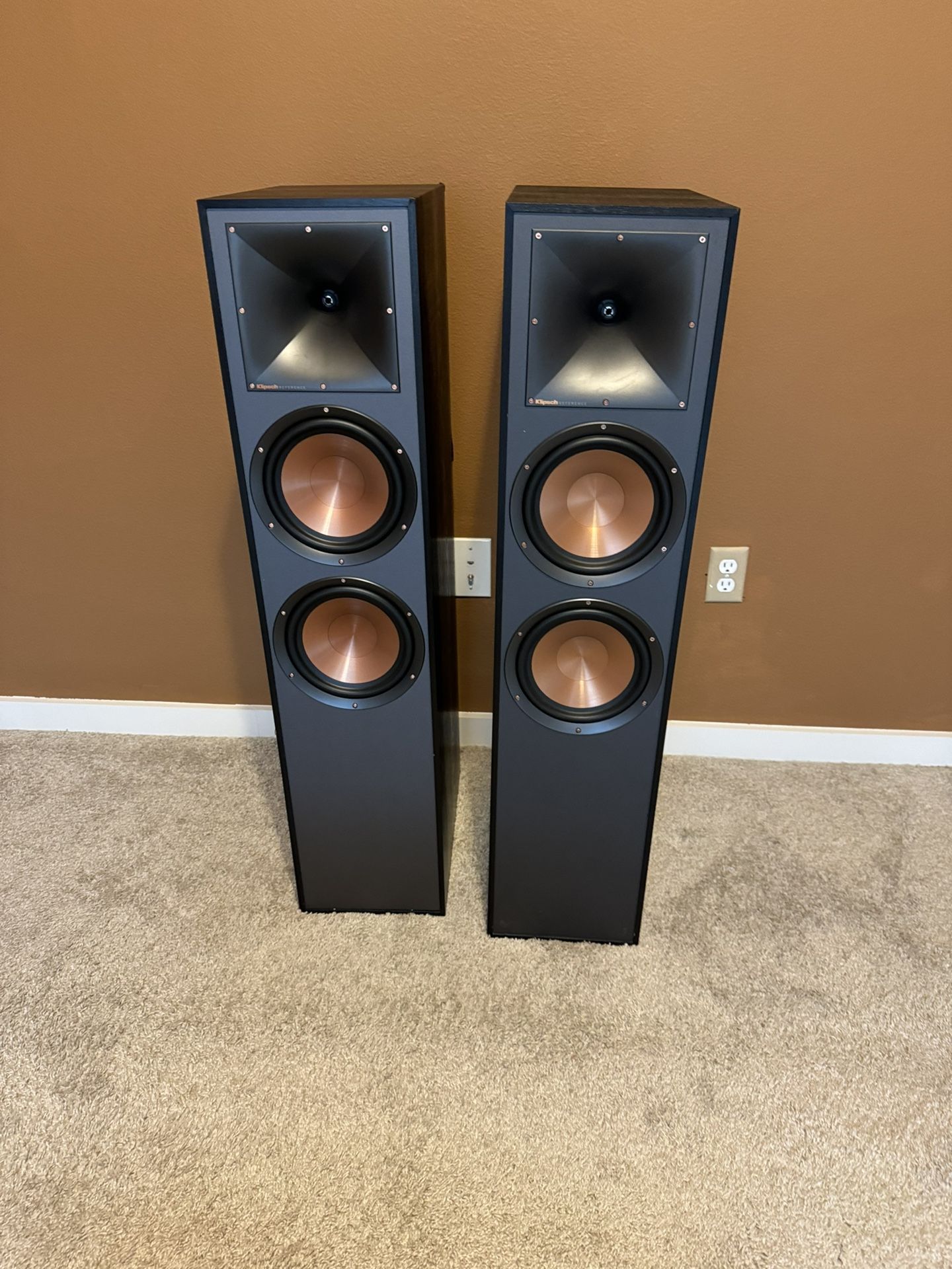 Klipsch R-820F