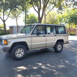 1990 Isuzu Trooper