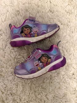 Girls Dora the Explorer light up shoes