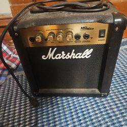 Marshall MG 10CD