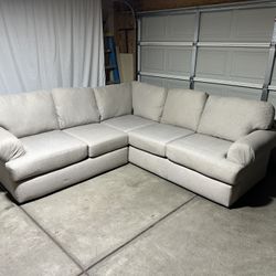 Sectional Couch *Free Delivery* 