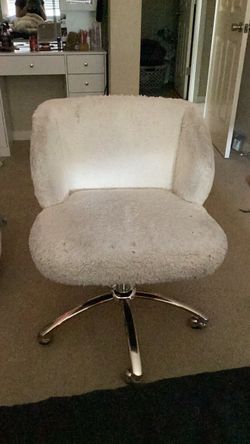 Fluffy Sherpa Swivel Vanity Chair