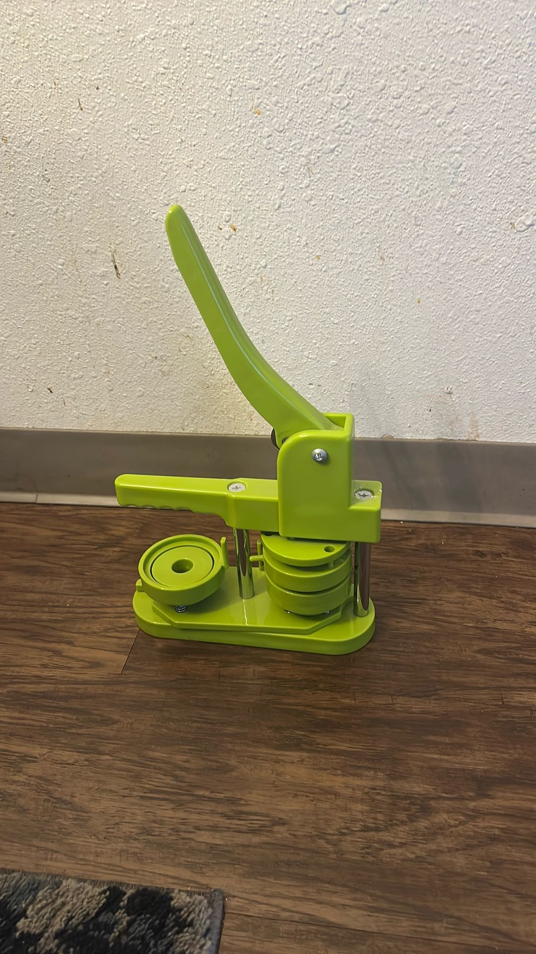 pin maker