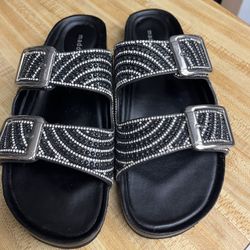 Women’s Slides
