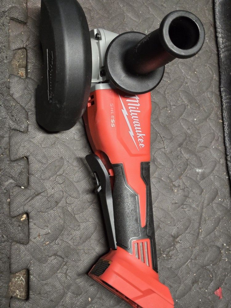 Milwaukee Grinder
