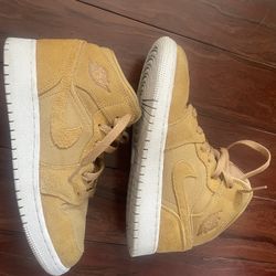 Nike Air Jordan 1 Mid Big kid's Size 5.5 Y 