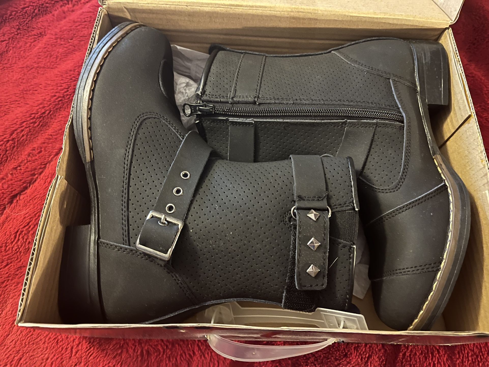 Women’s Moto Boots New In Box Size 9