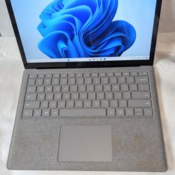Nice Silver MICROSOFT SURFACE LAPTOP 2  WINDOWS 11 TOUCHSCREEN 128GB PENTIUM i5 - Queens Pick Up -