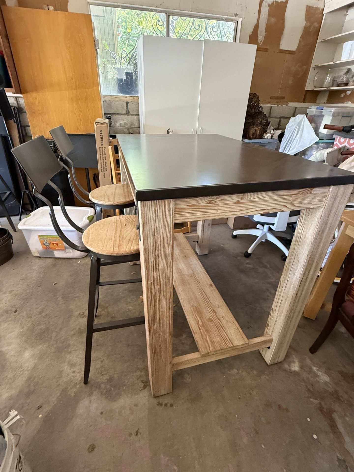 Pub Table & 4 Stools