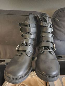 Black boots Size 8.5