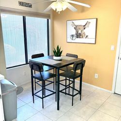 Kitchen Table & 4 Chairs