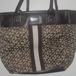 Big Tommy Hilfiger Purse