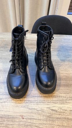 Steve Madden Basille Black Platform Combat Boots Women’s Size 7.5 Lace Up