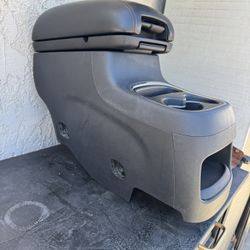 Dodge Durango Middle Row Center Console