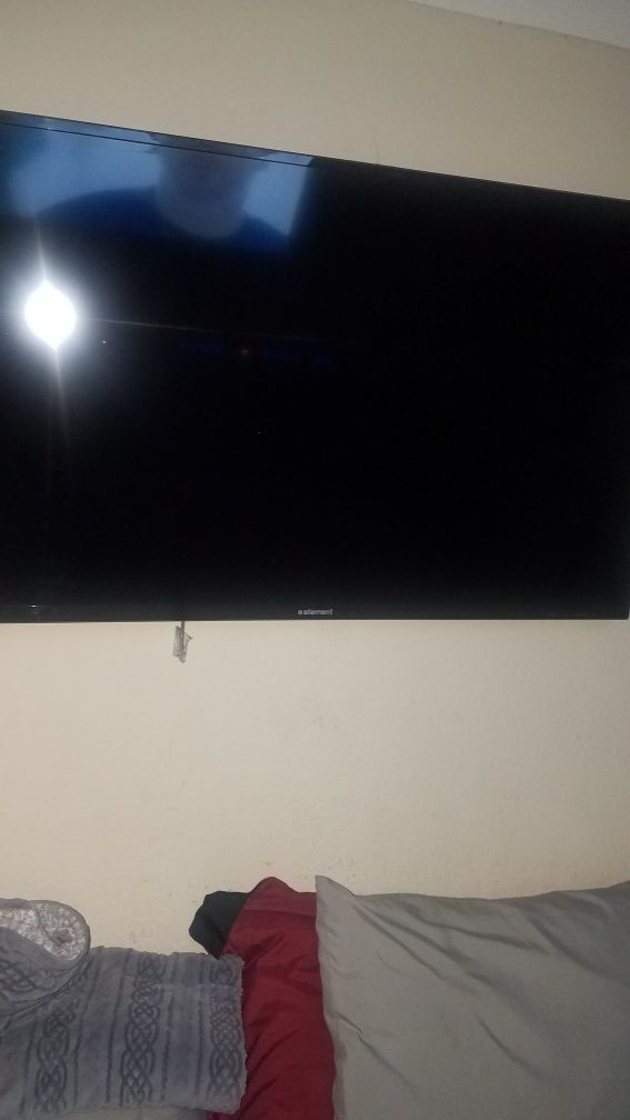 50 inch flat screen Element TV with wall mount